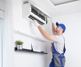 Recarga y instalación de aire acondicionado