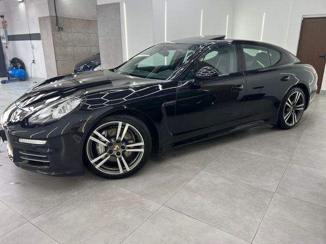 Porsche Panamera 4S