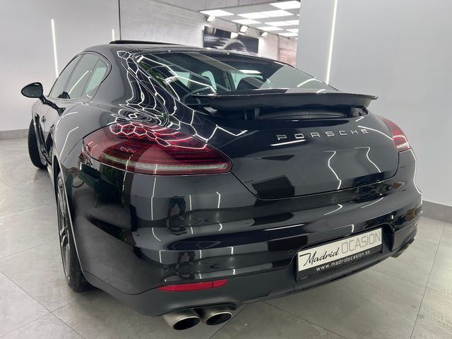Porsche Panamera 4S
