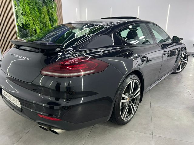 Porsche Panamera 4S