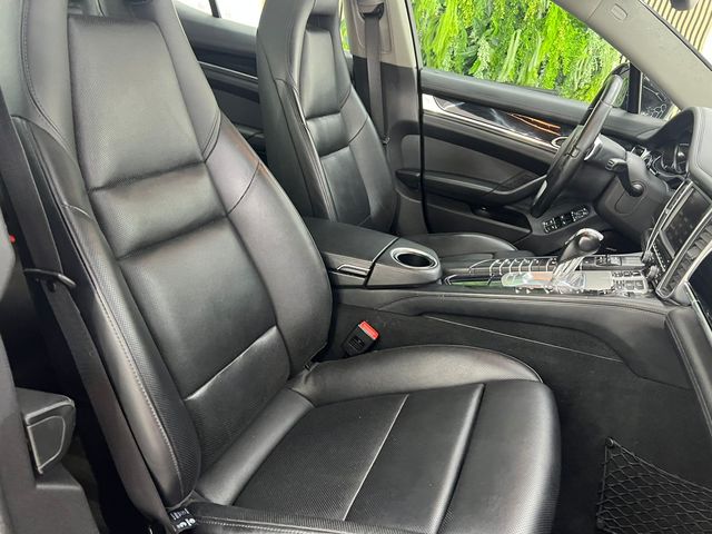 Porsche Panamera 4S