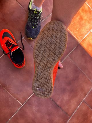 Botas fútbol: 2 césped artificial + 1 futsal