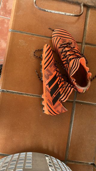 Botas fútbol: 2 césped artificial + 1 futsal