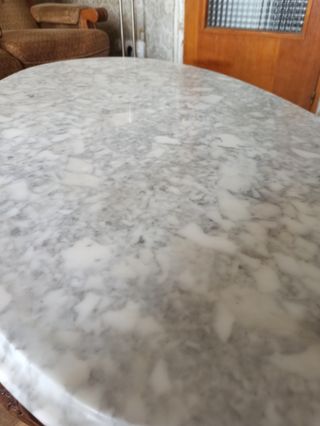 Mesa ovalada mármol-madera