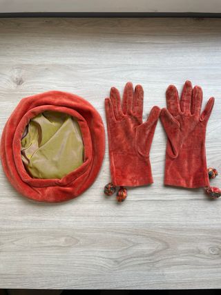 Gorro y guantes terciopelo naranja