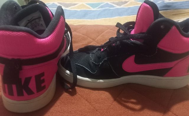 Scarpe Nike ragazza- nere e fucsia
