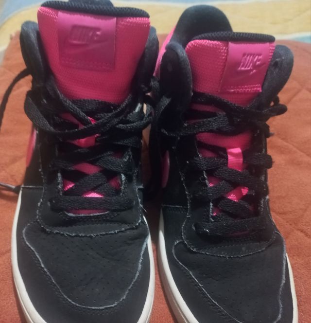 Scarpe Nike ragazza- nere e fucsia