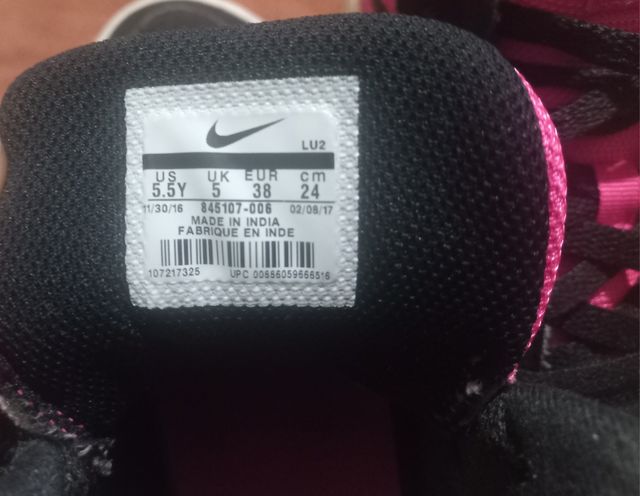 Scarpe Nike ragazza- nere e fucsia