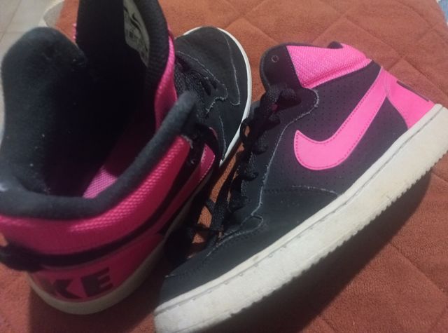 Scarpe Nike ragazza- nere e fucsia