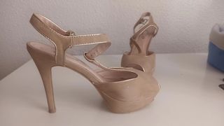 Zapatos tacón beige-dorado