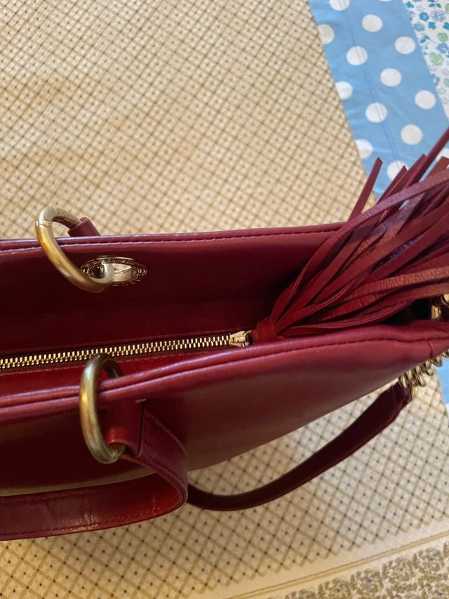 Borsa a mano in pelle rossa, e a tracolla