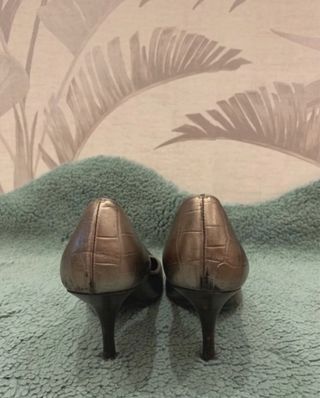Zapatos Bimba y Lola de piel gris plata