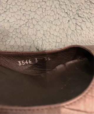 Zapatos Bimba y Lola de piel gris plata