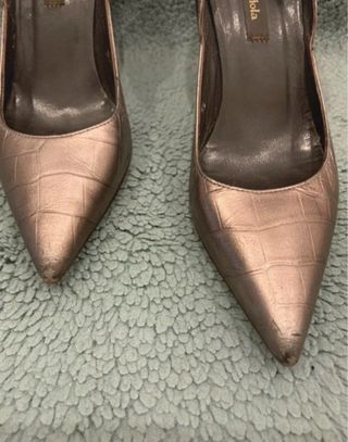 Zapatos Bimba y Lola de piel gris plata