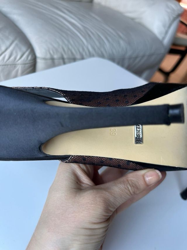 Zapatos Menbur negros tacón