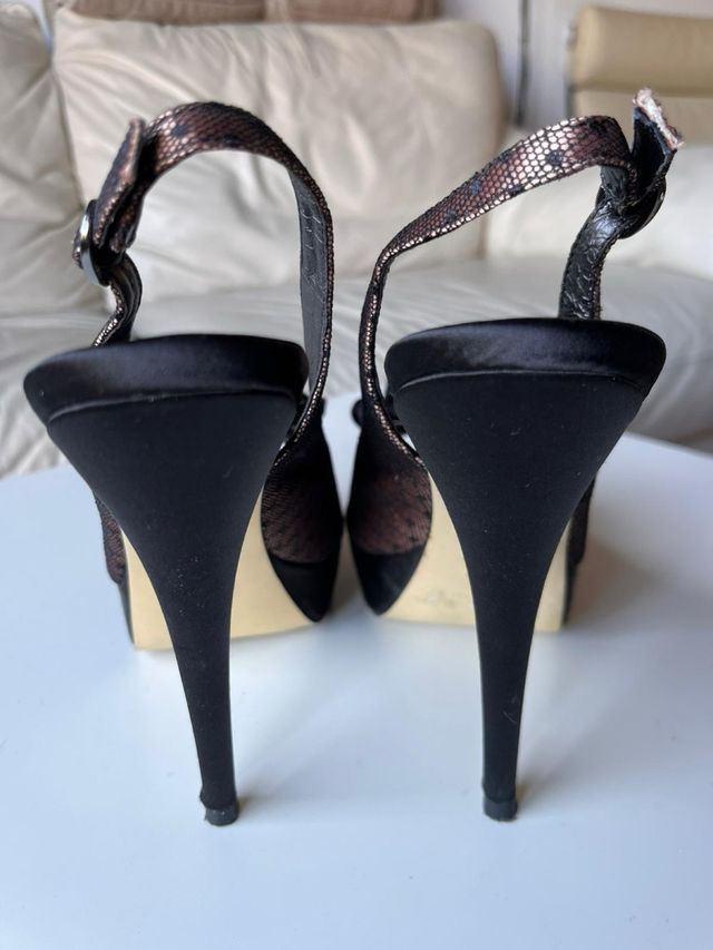 Zapatos Menbur negros tacón