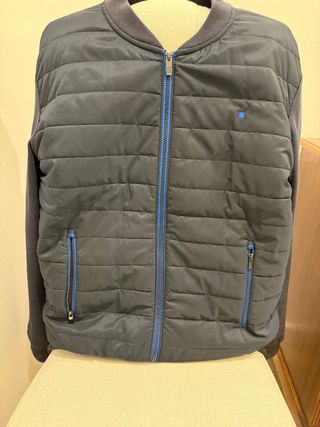 Chaqueta Purificación García azul marino.