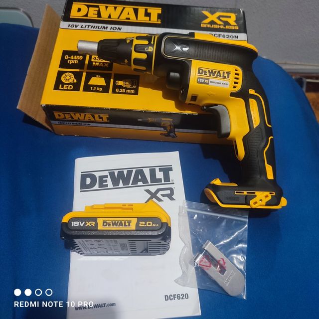 Atornillador Dewalt XR Brushless + Batería