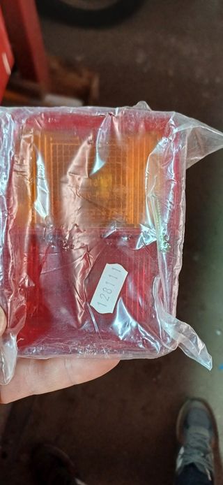 Luz trasera Camión Tulipa Rinder 128111