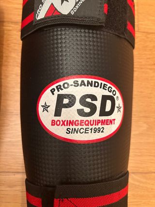 
Protecciones Kickboxing espinilleras y 
botin