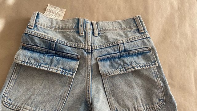 Pantalones cargo Zara - tiro alto.