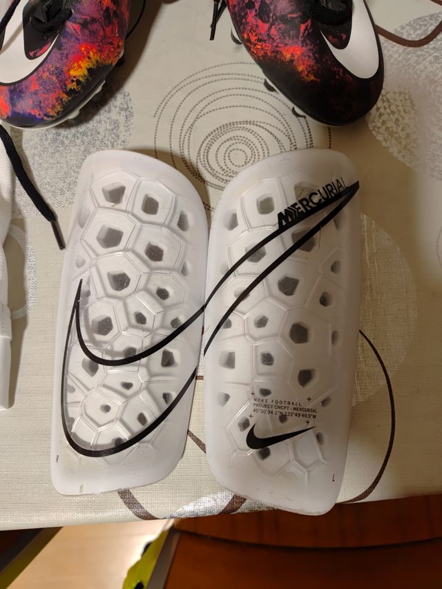 Equipación Real Madrid: camiseta y botas Nike (tal