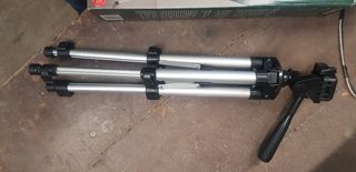 Nivel láser Parkside con trípode