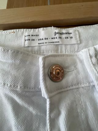 Jeans blancos Stradivarius -talla 38