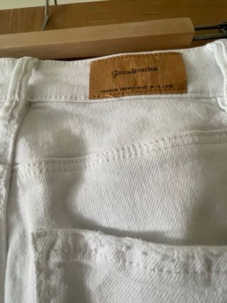 Jeans blancos Stradivarius -talla 38