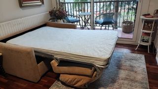 Sofa cama beige 2 plazas