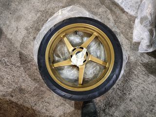 Llantas doradas  honda CB1300