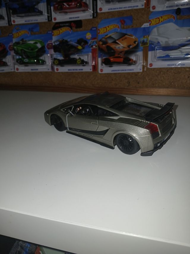 Lamborghini Gallardo superleggera 1:24