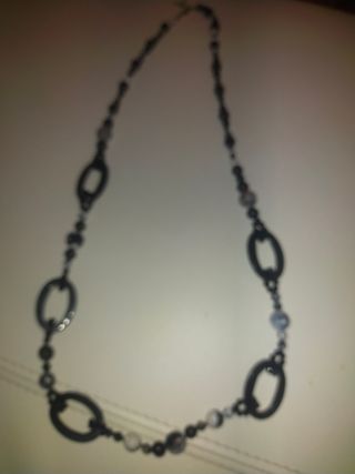 Collana lunga nera e grigia