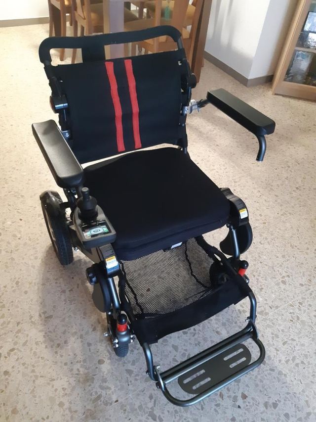Silla ruedas eléctrica plegable