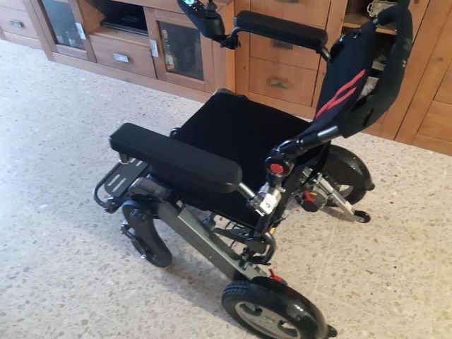 Silla ruedas eléctrica plegable