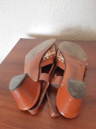 Sandalias piel marrón trenzada 37