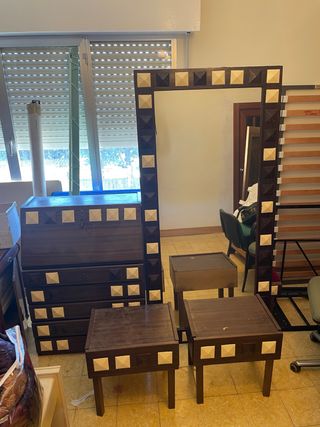 Muebles dormitorio: tocador, espejo, mesitas
