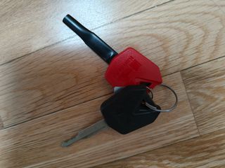 Motocicleta Kawasaki Z750 (2009) impecable