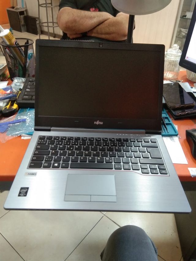Computer portatile Fujitsu i5