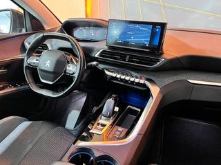 Peugeot 3008 PureTech 130 Allure EAT8 96 kW (130 CV)