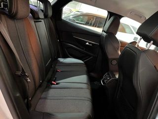 Peugeot 3008 PureTech 130 Allure EAT8 96 kW (130 CV)