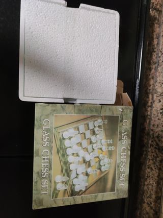 Juego de ajedrez de cristal