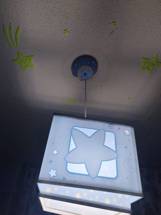 Lampara infantil estrellas ikea 