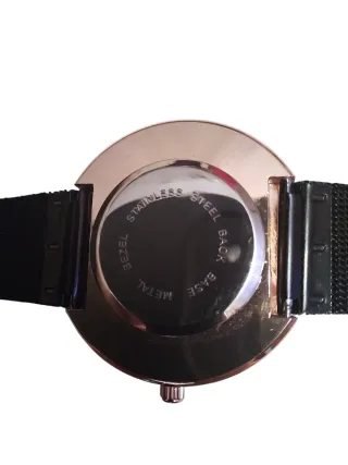 Reloj QW Dorado Esfera Mármol + Pila Nueva