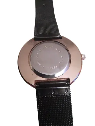Reloj QW Dorado Esfera Mármol + Pila Nueva