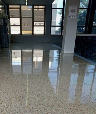 Pulido y Abrillantado  de Suelos mármol.