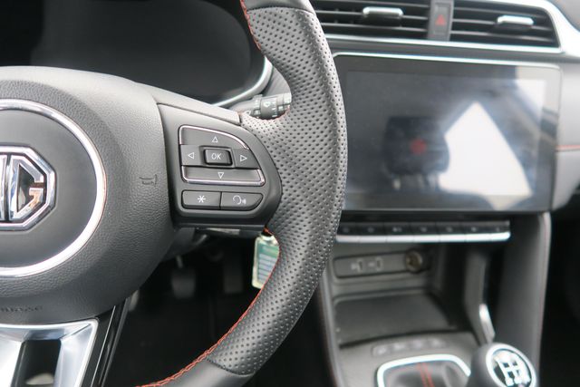MG ZS SUV 1.5 LUXURY 106 5P
