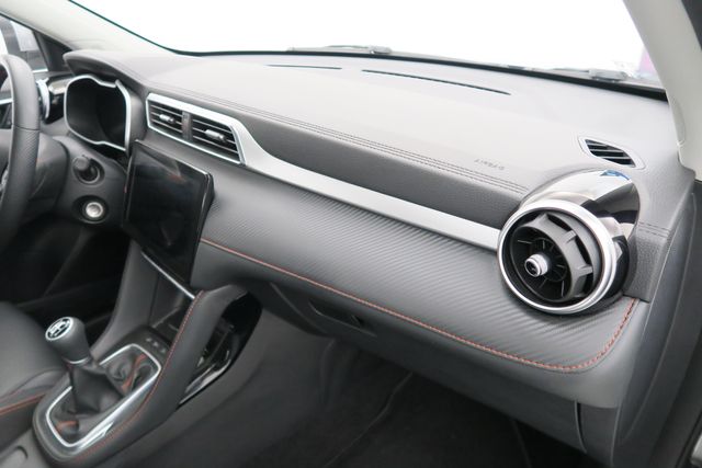 MG ZS SUV 1.5 LUXURY 106 5P