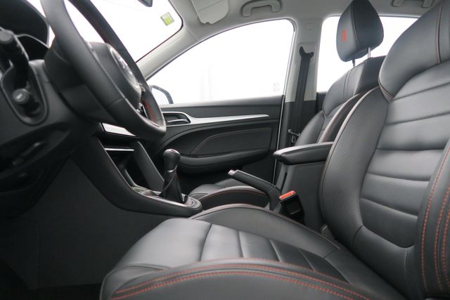 MG ZS SUV 1.5 LUXURY 106 5P