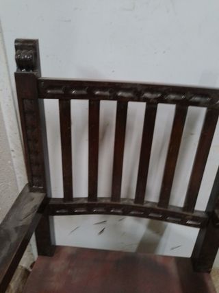 3 sillones antiguos de madera y cuero por 300 euro